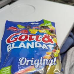 I should've translated the ingredients. SALT licorice & fruit gummies. So salty it burns!