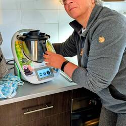 Irene und ihr geliebter Thermomix👍😊