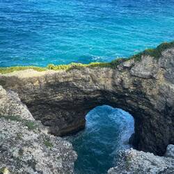 die Gueule Grand Gouffre - ein natürlicher Felsbogen