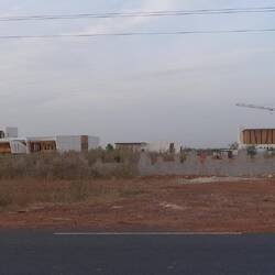 Bei diesen modernen Gebäuden handelt es sich um eine Universität