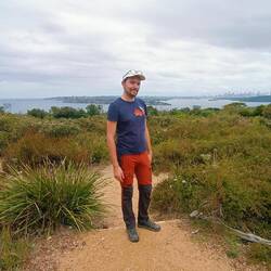 Cimetière de Manly au milieu de bush: soldats de la WW1 et victimes de la peste en 1900...