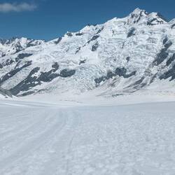 Auf dem Gletscher gelandet.