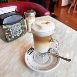 Ein richtiger Cappucino - ich bedaure den fehlenden Rahm ...