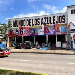 Gleich gegenüber sind noch die sanitären Anlagen