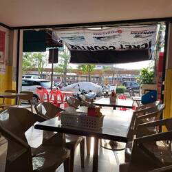 Mais avant ça, que d'attente dans un café