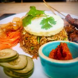 Dinner Time - Nasi Goreng mit separatem Samba zum würzen 😉