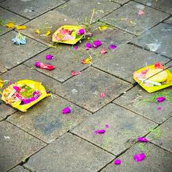 Vor dem Frühstück (vor dem Lokal)