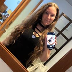 Die Haare passen sich nun der Luftfeuchtigkeit an 😅 außer Kontrolle