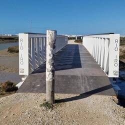 Jede Brücke trägt den Namen des Flusses, den sie überspannt.