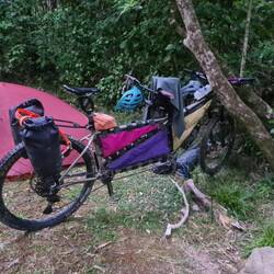 Dieses Tandem war eher eines der außergewöhnlicheren Fahrräder auf dem Track