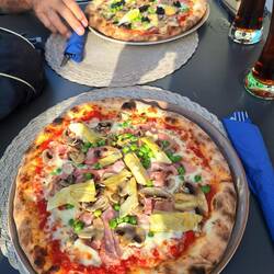 La Fornaia 2.0: Pizza 4 Stagioni und Pizza Capriciosa 😋