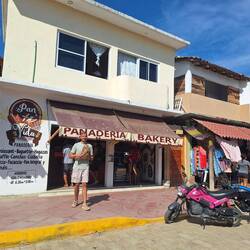 Vor der Abfahrt noch schnell zum Bäcker