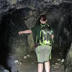 In einer kleinen Höhle