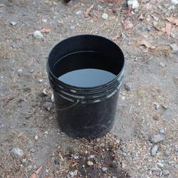 ...gibt es eine warme Eimerdusche