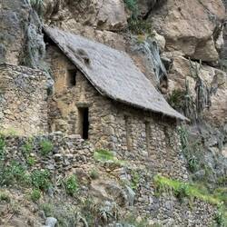 Ollantaytambo hill house