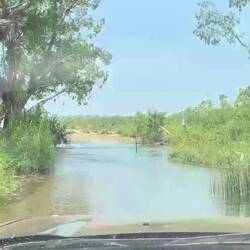 das war der schlimmste Wassergraben den wir überqueren mussten 😂