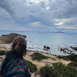 Strand und Blick vom Cache in Arkoudi