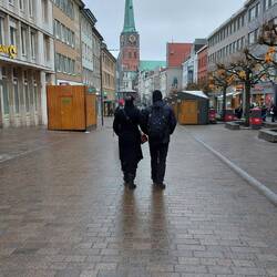 Der Stadtbummel, wo ist das nächste Geschäftchen😀