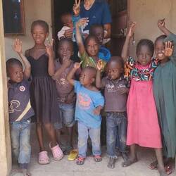 Wenn das nicht mal eine große Familie ist - Na gut, sind auch fremde Kinder dabei