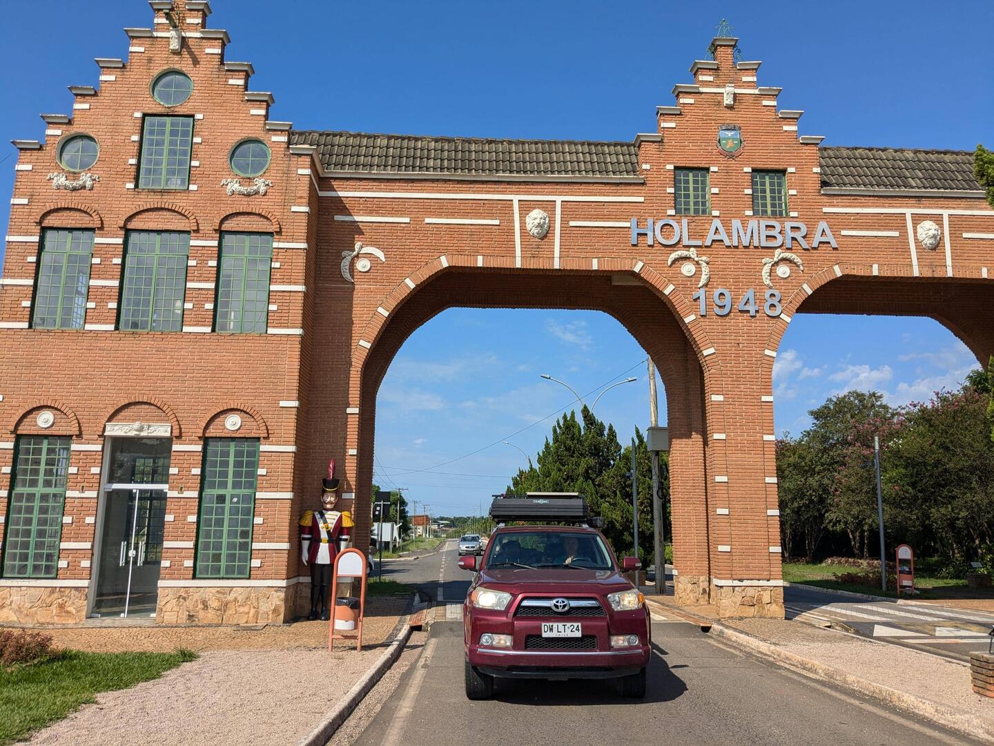 Entering Holambra