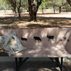 Half a bath tub actually looks reasonably comfortable as a settee.