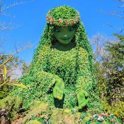 My divine judgement: better than V&A, good to try once. See Bel's blog for food pics.