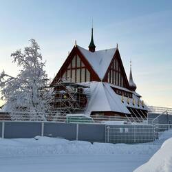 Kirche von Kiruna wird z.Zt. zurück gebaut. Es ist noch nicht bekannt, wo sie wieder aufgebaut wird.