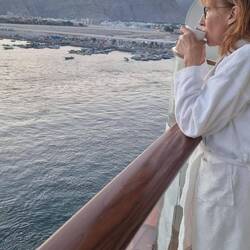 Erster Kaffee am Morgen im Hafen von Khasab