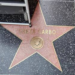 Mark's 4th cousin 1x removed.