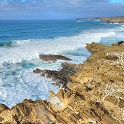 Die Felsspitzen hier ⬆️ hängen über 🤯