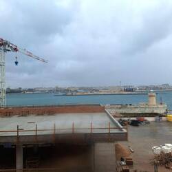 Bari Fährhafen im Regen