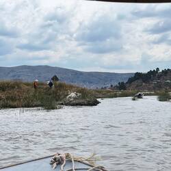 Rücktransport nach Puno durch schmale Kanäle
