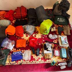 Alles wieder in den Rucksack verstauen