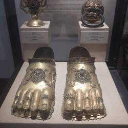 Schuhe des Buddha
