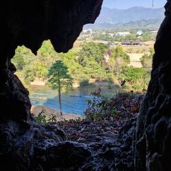 Dafür mit einem fantastischen Ausblick auf die Kleinstadt Vang Vieng.