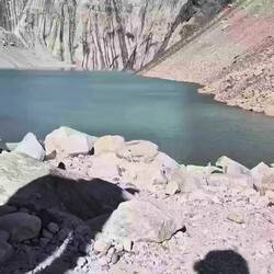 Nach 3 Stunden Aufstieg sind wir angekommen und vor den ganzen Massen da