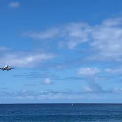 Doesn't really capture how low the plane is. 2 people died here a few years ago from the jetwash.