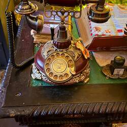 Falls jemand die Nummer von Santa kennt, hier klingelt es wenn diese gewählt wird