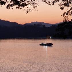 Sonnenuntergang am Mekong- Fluss.