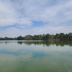Wassergraben drum herum