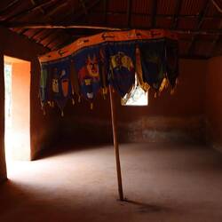 ...steht der Sonnenschirm für den Herrscher