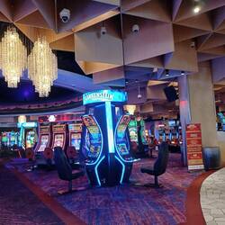 Die Hotelhalle ist ein Spielcasino