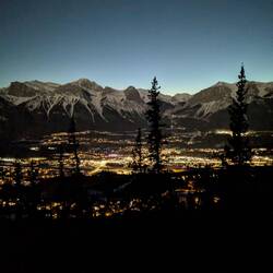 Canmore bei Nacht