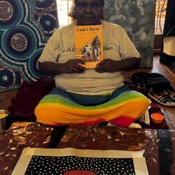 Enkelin des aktuellen Besitzers des Berges, Reggie Uluru