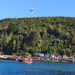 Kreuz am Hafen von Puerto Montt