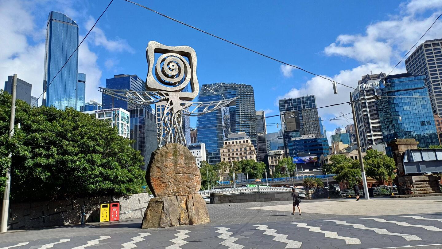 Sculpture on Southbank walkway
