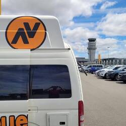 Am Flughafen