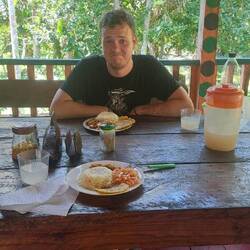 Reis mit Fisch, oder Fisch mit Reis, die große Auswahl - Happy Benno an Tag 3 😄