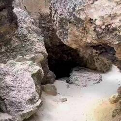 Stokes Bay - durch die Felsen rein ins Paradies!
