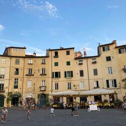 Piazza dell' Anfiteatro